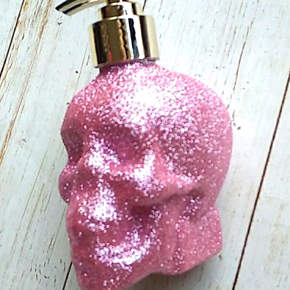 Gothic pink glittery skull soap dispenser - Picture 2 of 3